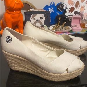 Tory Burch off white straw sandal